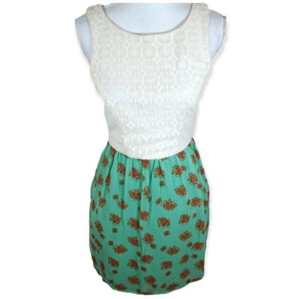 GARDEN TEA CITY TRIANGLES IVORY LACE & GREEN FLORAL DRESS SZ.M/L EUC.